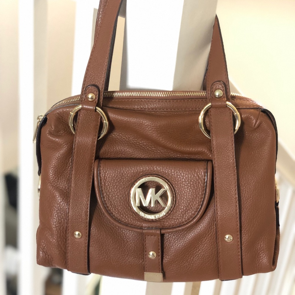MICHAEL KORS medium-sized purse (BROWN)/never used